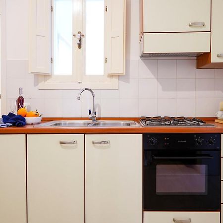 Dimora A Palazzo Apartment โมโนโปลี ภายนอก รูปภาพ